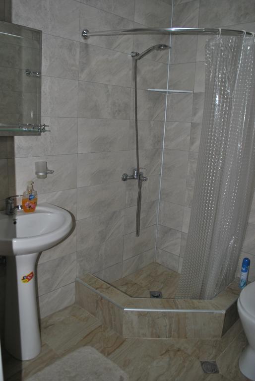 Apartment 8A Batoemi Buitenkant foto