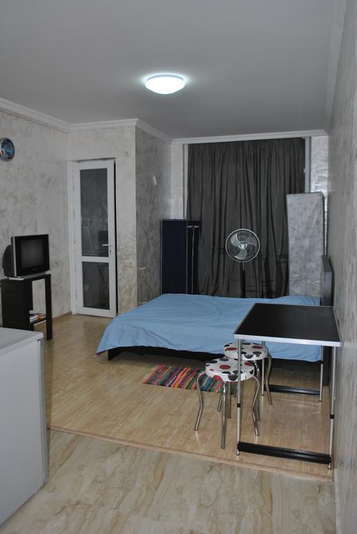 Apartment 8A Batoemi Buitenkant foto