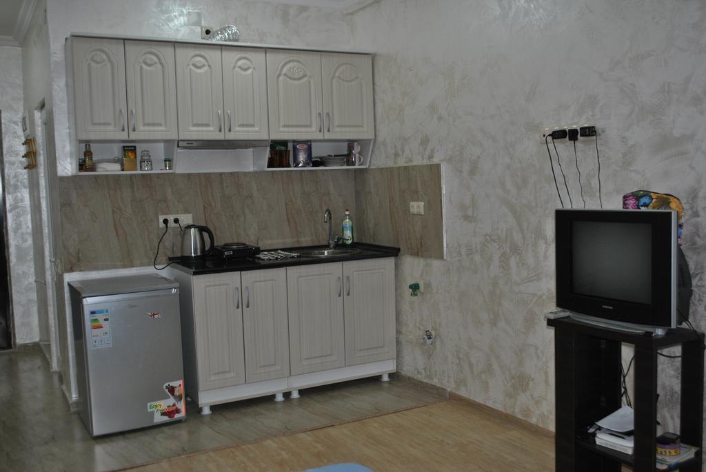 Apartment 8A Batoemi Buitenkant foto